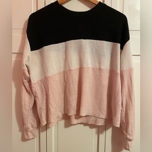 Hollister pink white and black long sleeve boyfriend tee. Size: S